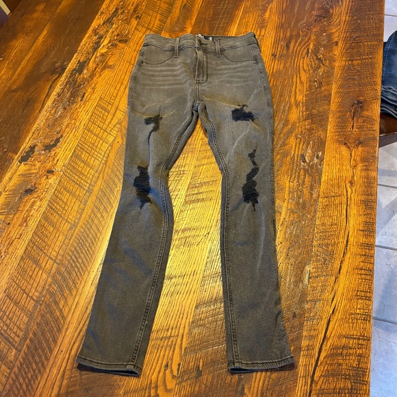 Ladies Hollister Jean Size 1S - Hi Rise Skinny Jean - Gray - Picture 1 of 9